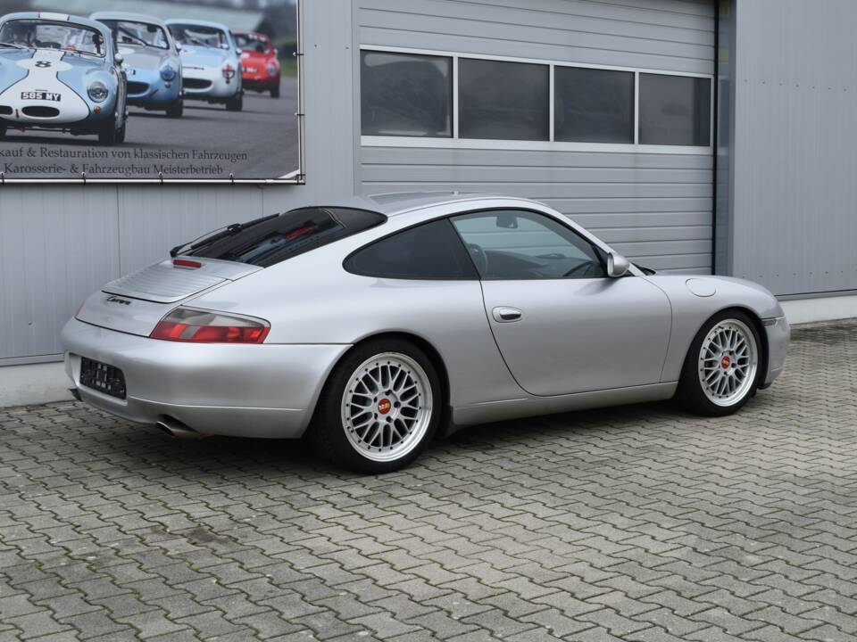 Imagen 3/36 de Porsche 911 Carrera (2000)