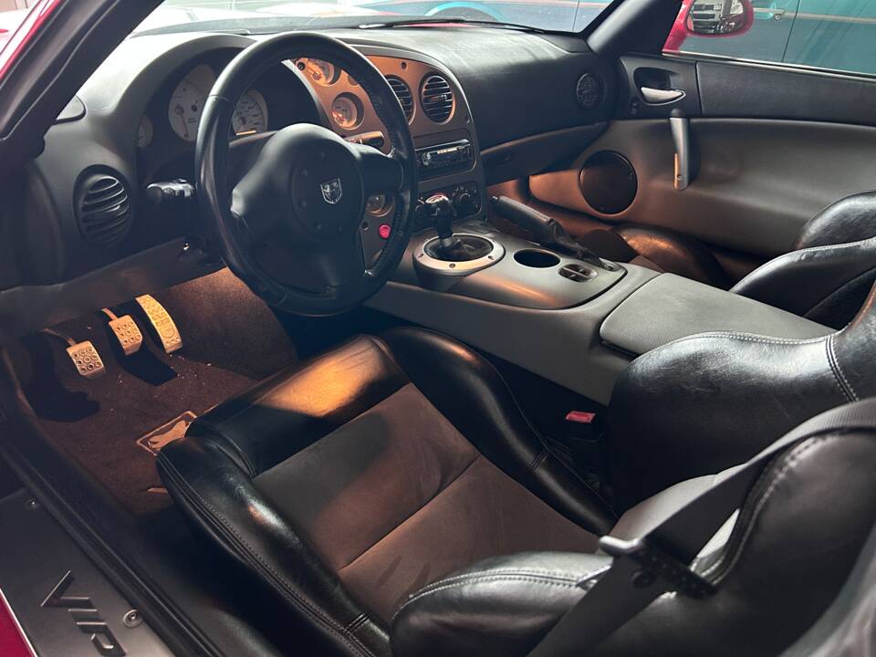 Image 15/22 of Dodge Viper SRT10 (2008)