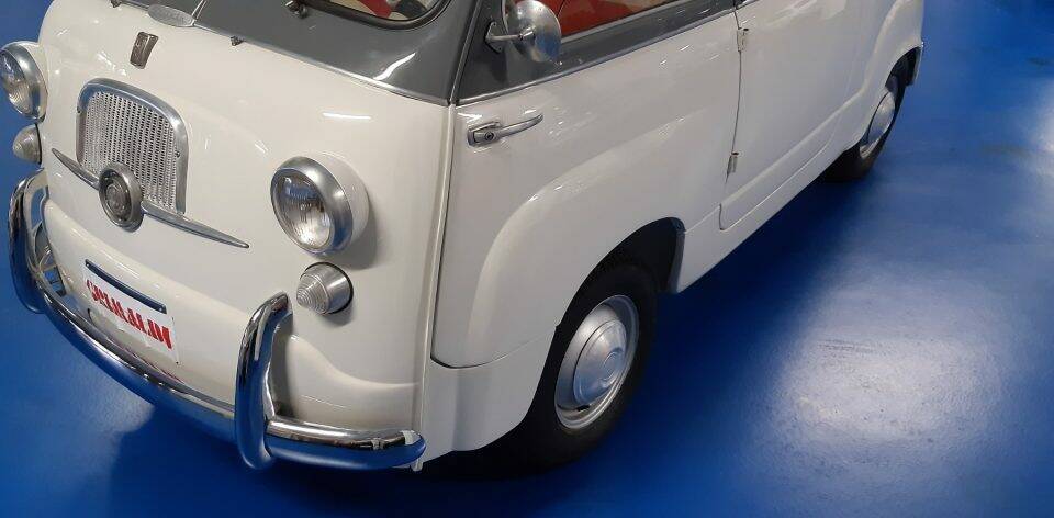 Image 14/50 of FIAT 600 D Multipla (1964)