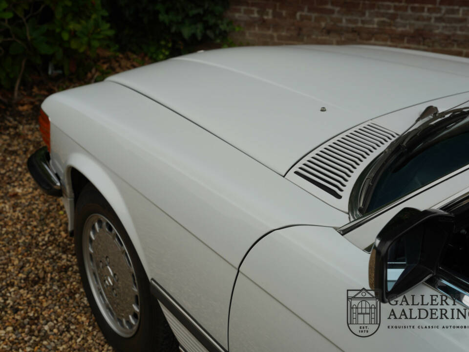 Image 9/50 of Mercedes-Benz 500 SL (1988)