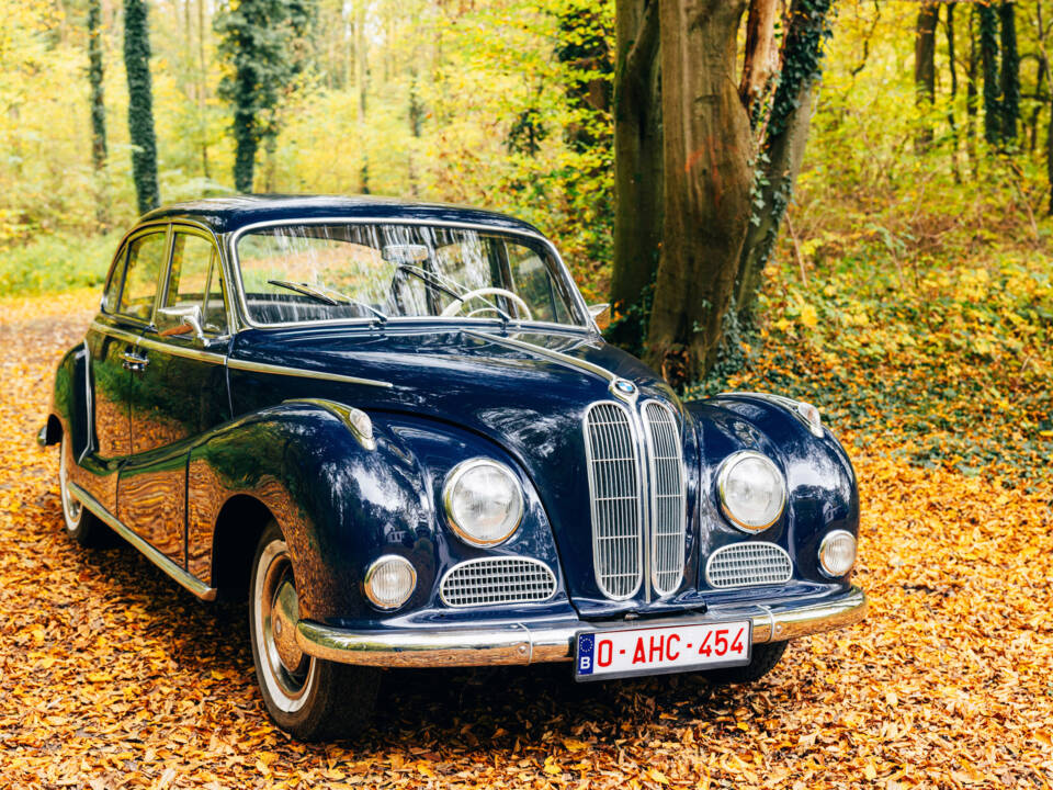 Image 14/199 of BMW 502 - 3.2 Litre (1961)