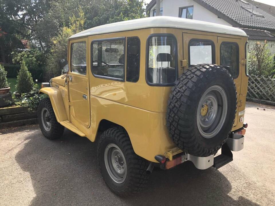Image 6/8 de Toyota Land Cruiser BJ 40 (1979)