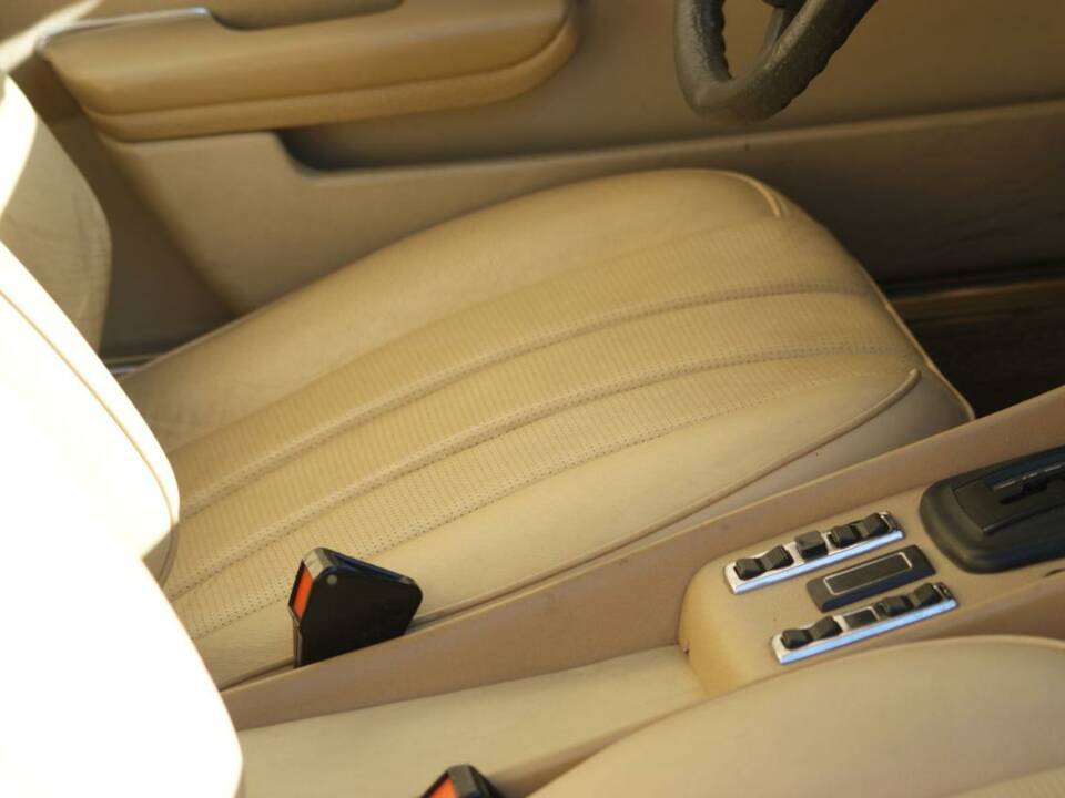 Image 34/50 of Mercedes-Benz 280 SLC (1976)