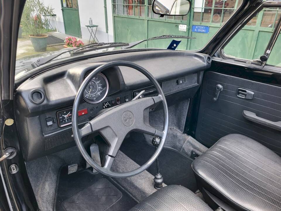 Immagine 33/47 di Volkswagen Käfer 1303 (1974)