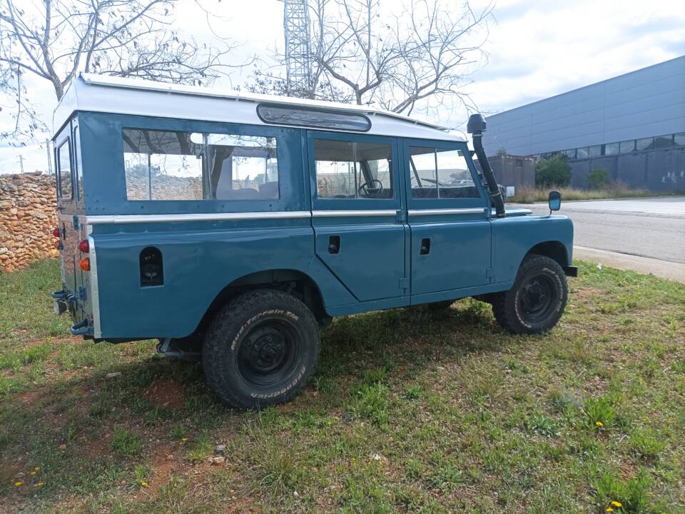 Image 19/20 of Land Rover 109 (1980)