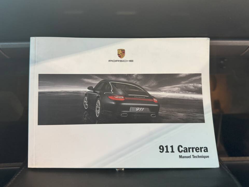 Image 31/43 of Porsche 911 Carrera 4 (2010)