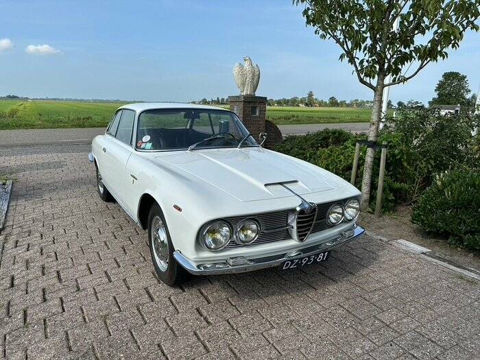 Afbeelding 2/7 van Alfa Romeo 2600 Sprint (1964)