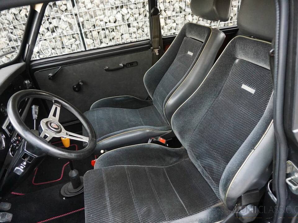 Image 37/64 of Mini 1100 Special (1980)