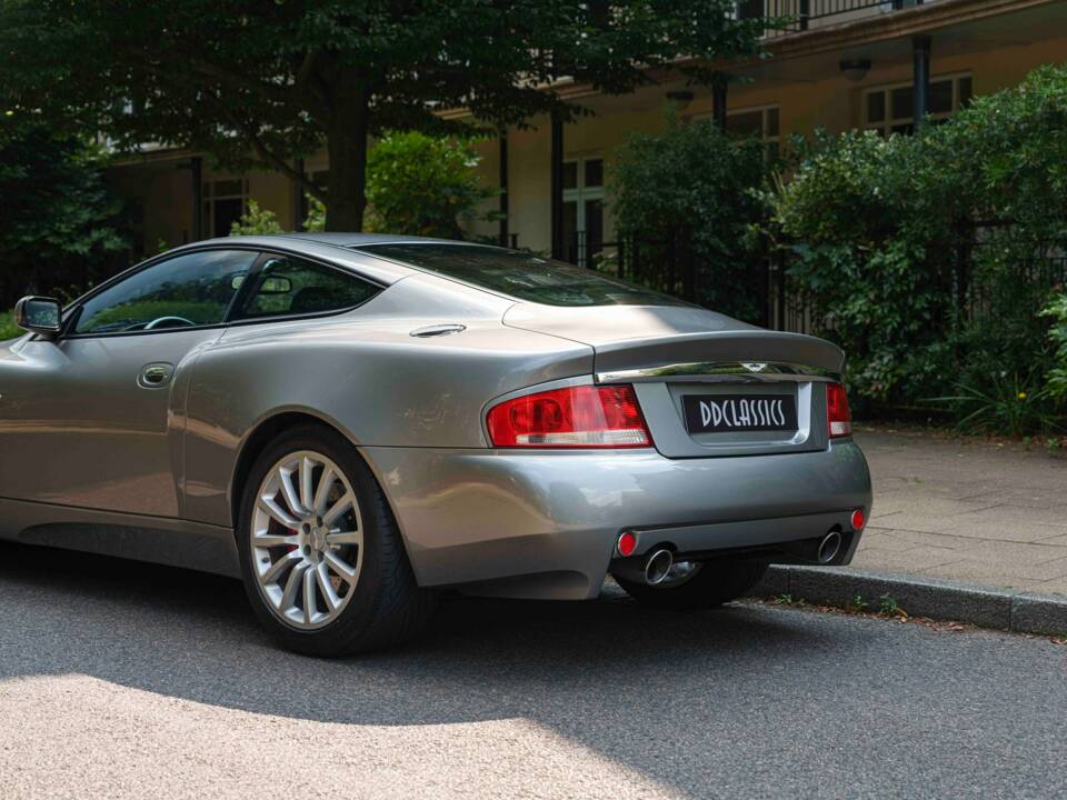 Bild 12/26 von Aston Martin V12 Vanquish (2003)