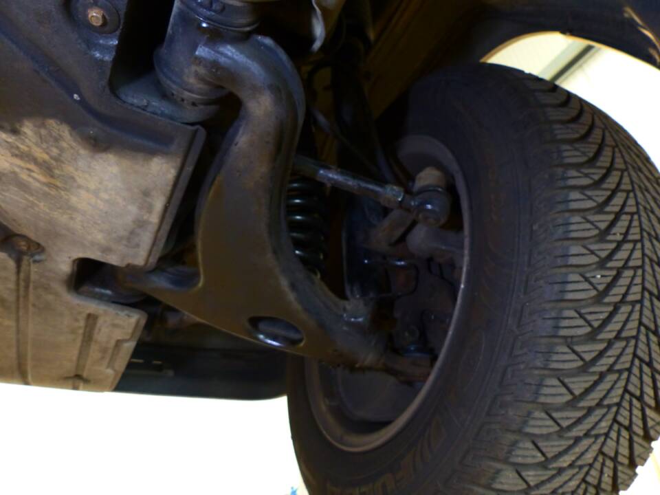 Afbeelding 31/63 van Mercedes-Benz 230 CE (1988)