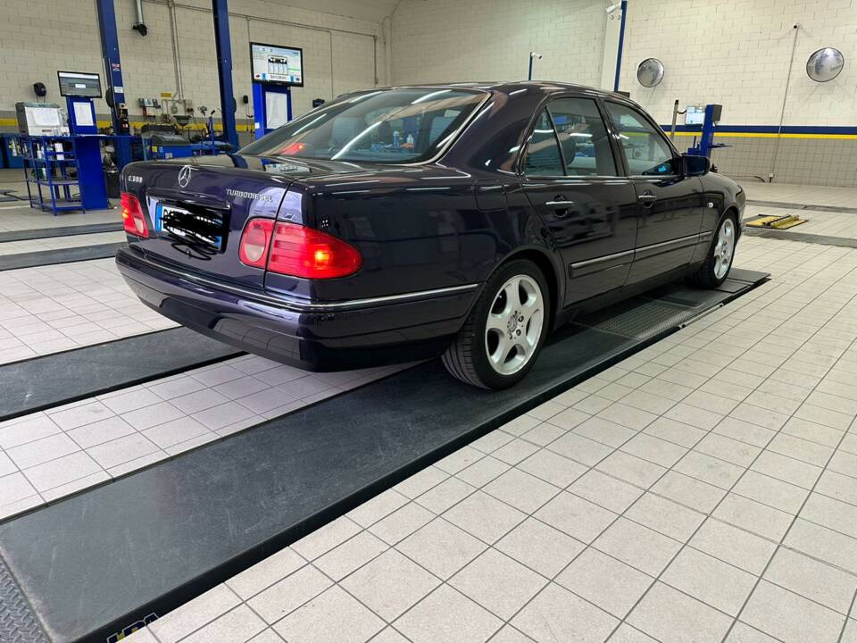 Afbeelding 3/12 van Mercedes-Benz E 300 Turbodiesel (1998)