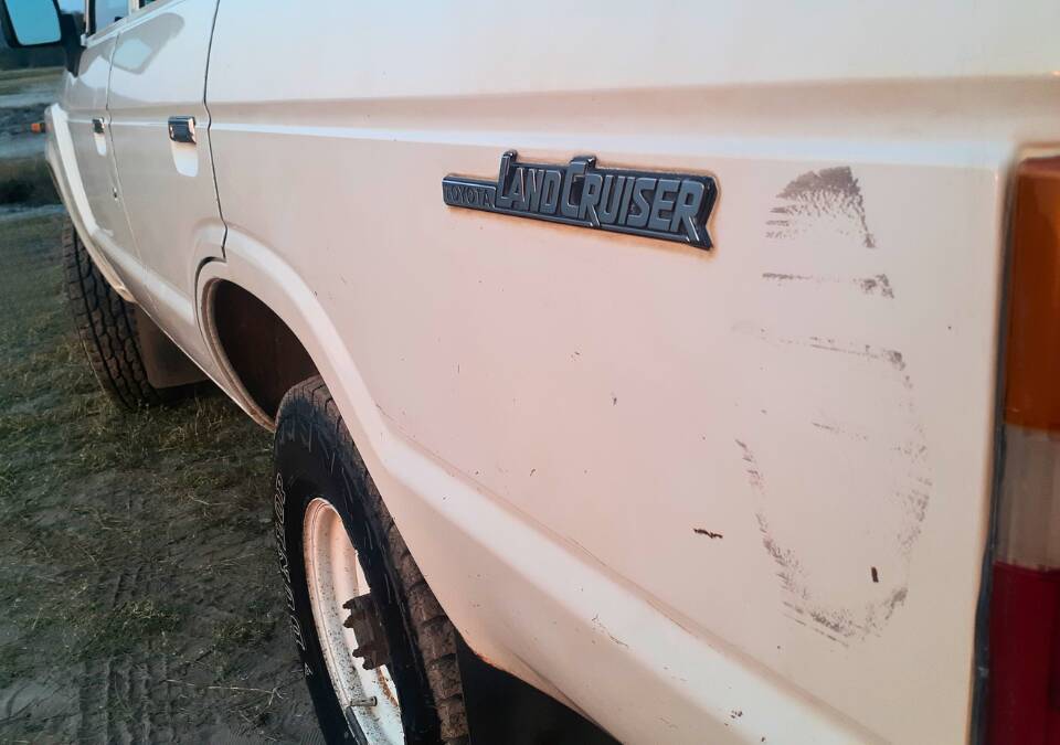 Image 25/61 of Toyota Land Cruiser FJ 62 (1989)