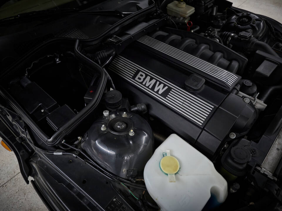 Bild 72/93 von BMW Z3 Coupé 2.8 (1997)