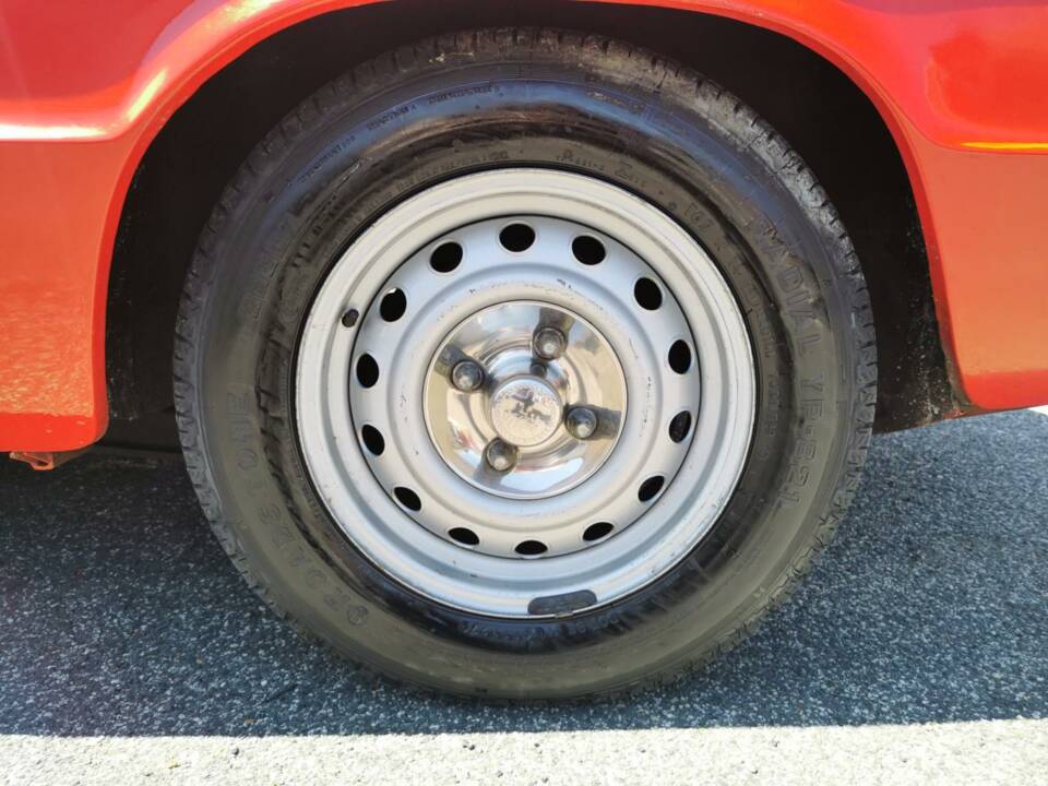 Image 25/33 of Alfa Romeo Spider 1300 (1976)