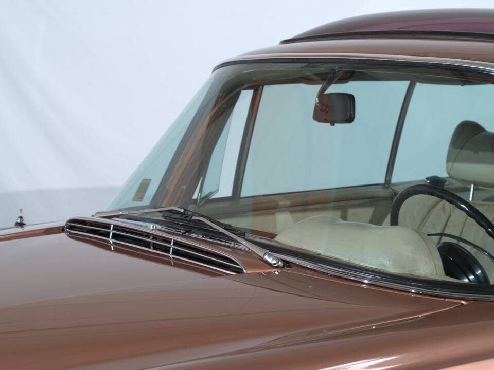 Image 11/57 of Mercedes-Benz 280 SE 3,5 (1971)