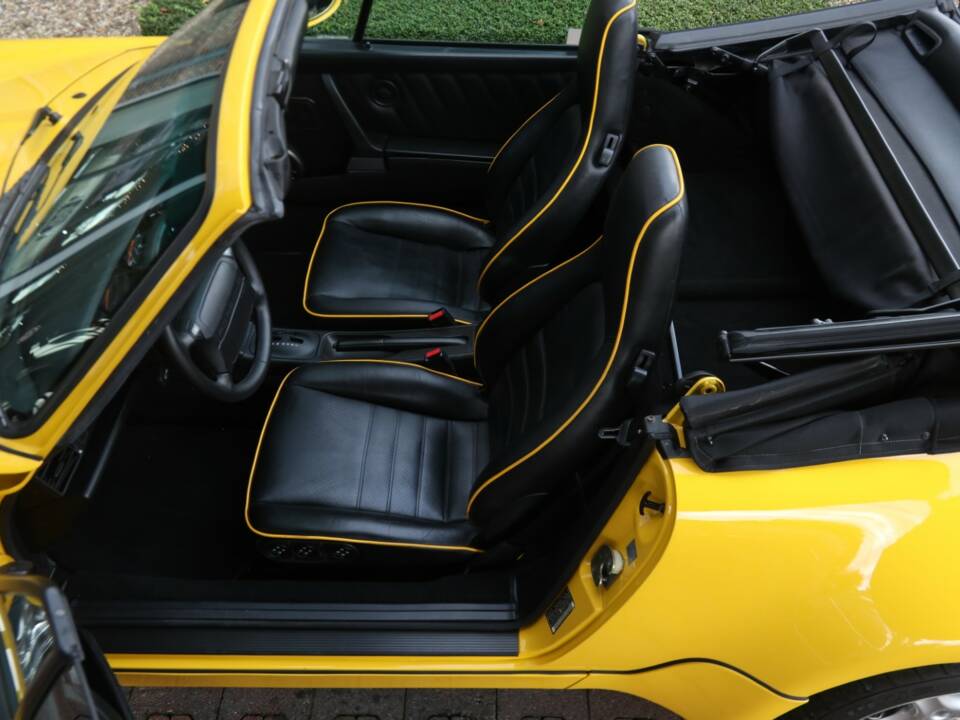 Image 39/50 of Porsche 911 Carrera 2 &quot;America Roadster&quot; (1993)