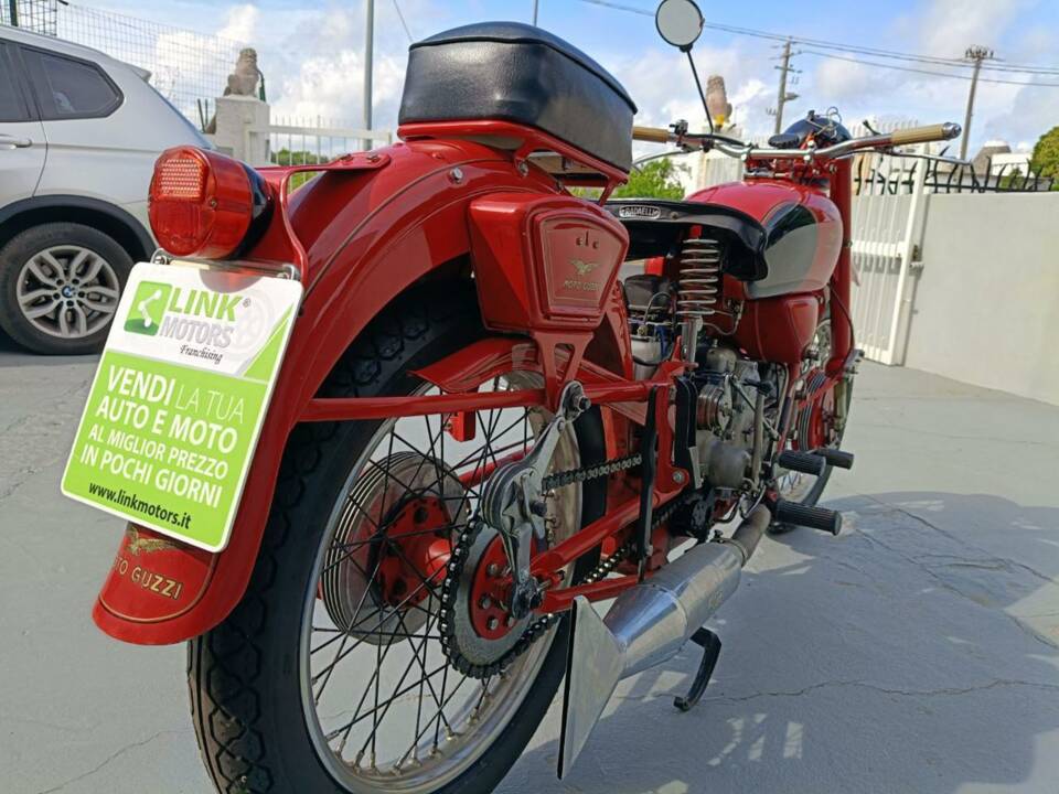 Afbeelding 31/42 van Moto Guzzi DUMMY (1960)