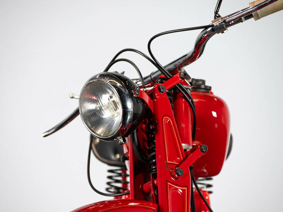 Afbeelding 31/50 van Moto Guzzi DUMMY (1948)