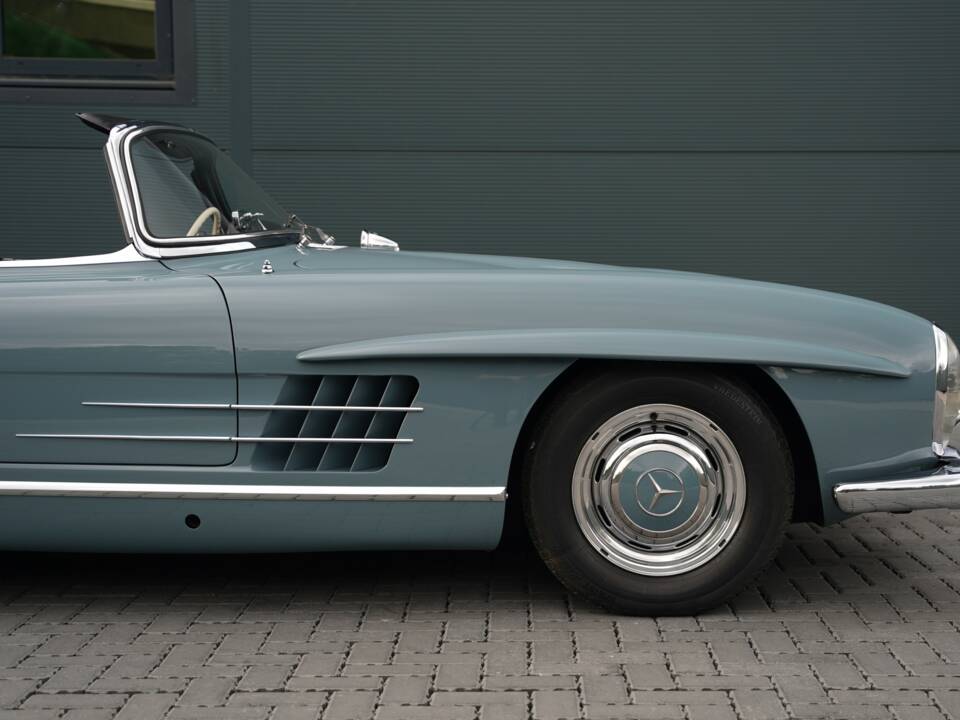 Image 18/43 of Mercedes-Benz 300 SL Roadster (1960)