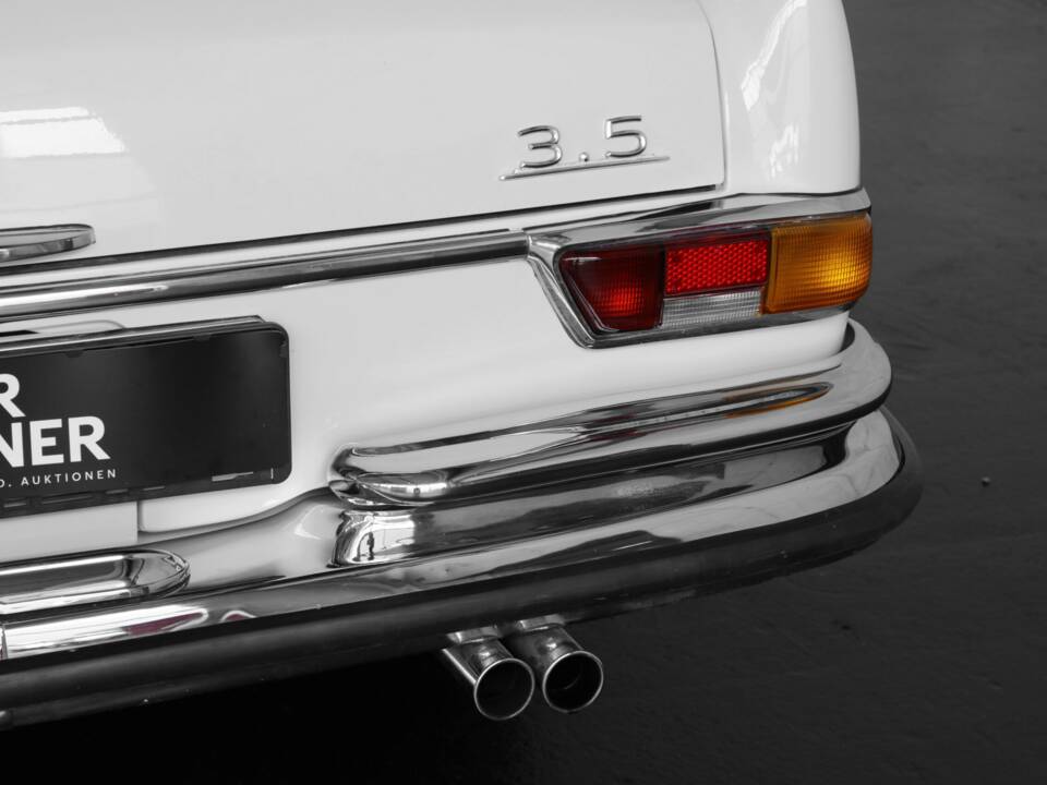 Image 18/50 of Mercedes-Benz 280 SE 3,5 (1969)