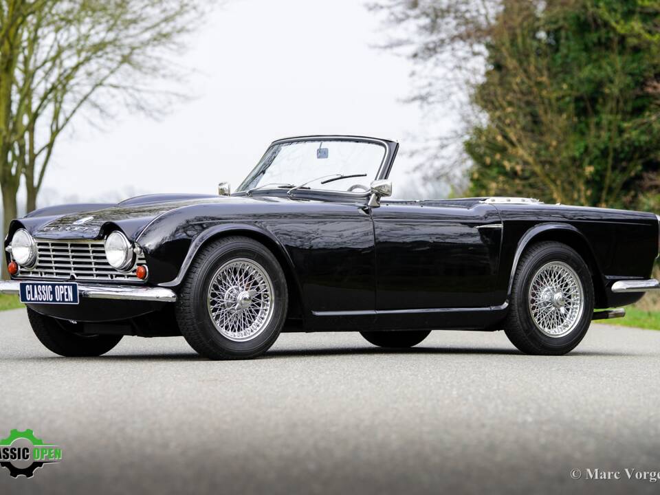 Image 1/37 of Triumph TR 4 (1965)