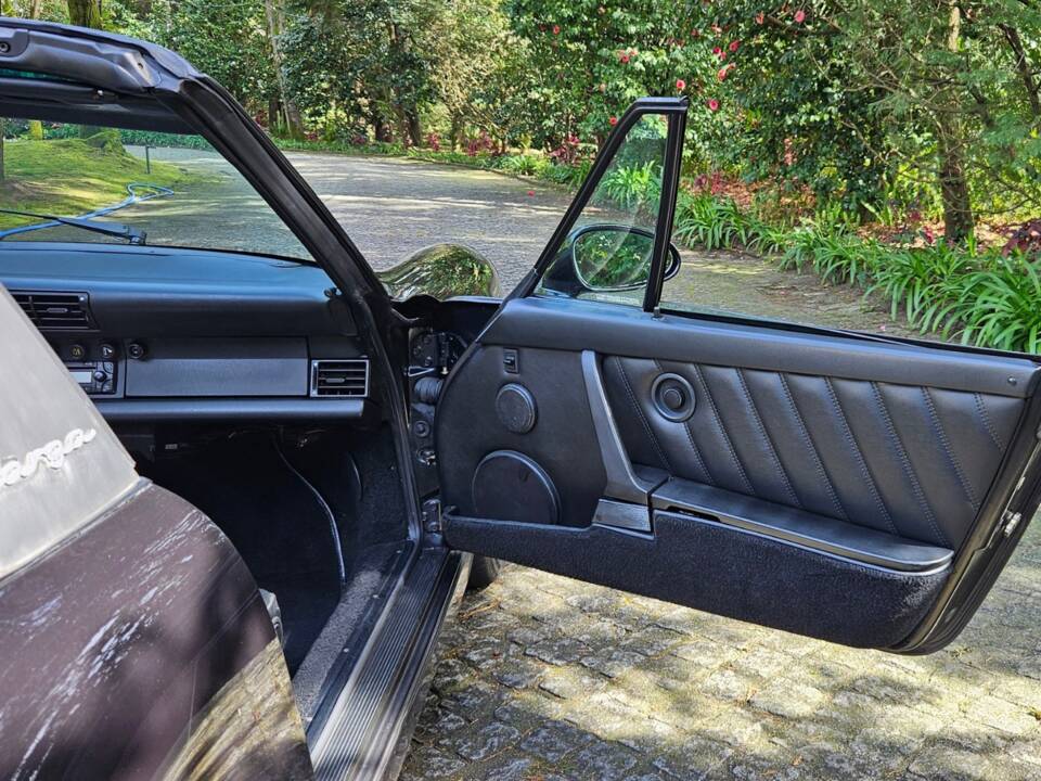 Bild 9/16 von Porsche 911 Carrera 4 (1990)