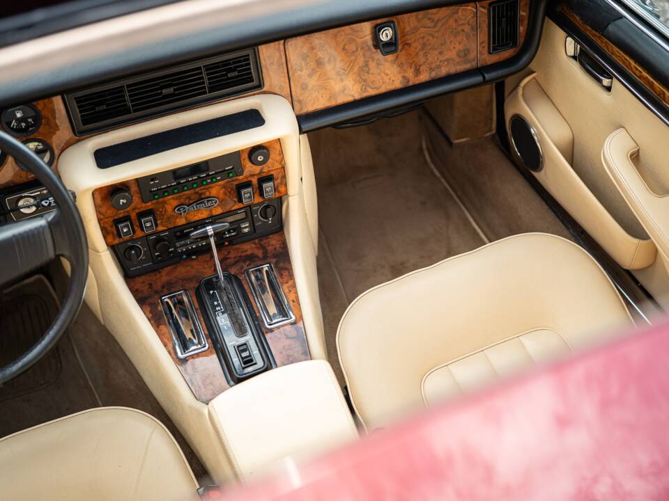 Bild 34/46 von Jaguar XJ 12 (1991)