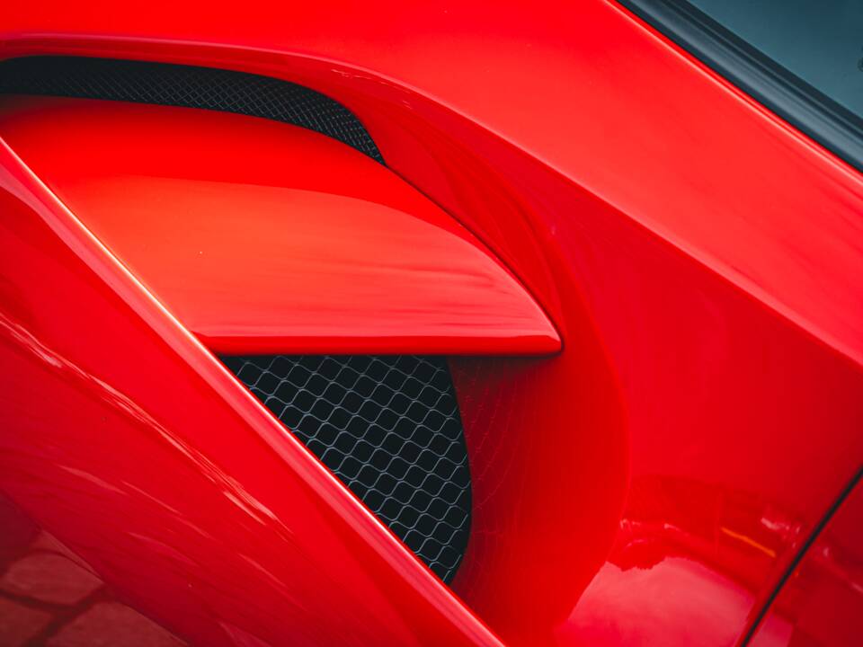 Image 23/56 of Ferrari 488 GTB (2020)