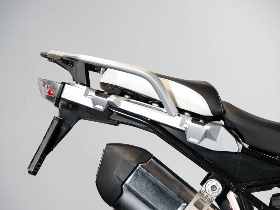 Image 50/50 of BMW DUMMY (2017)
