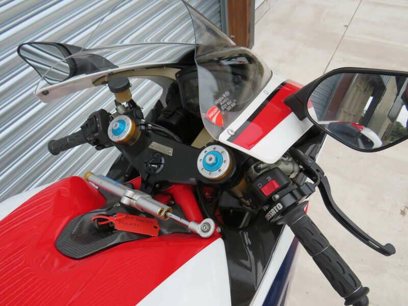 Bild 8/44 von Ducati DUMMY (2010)