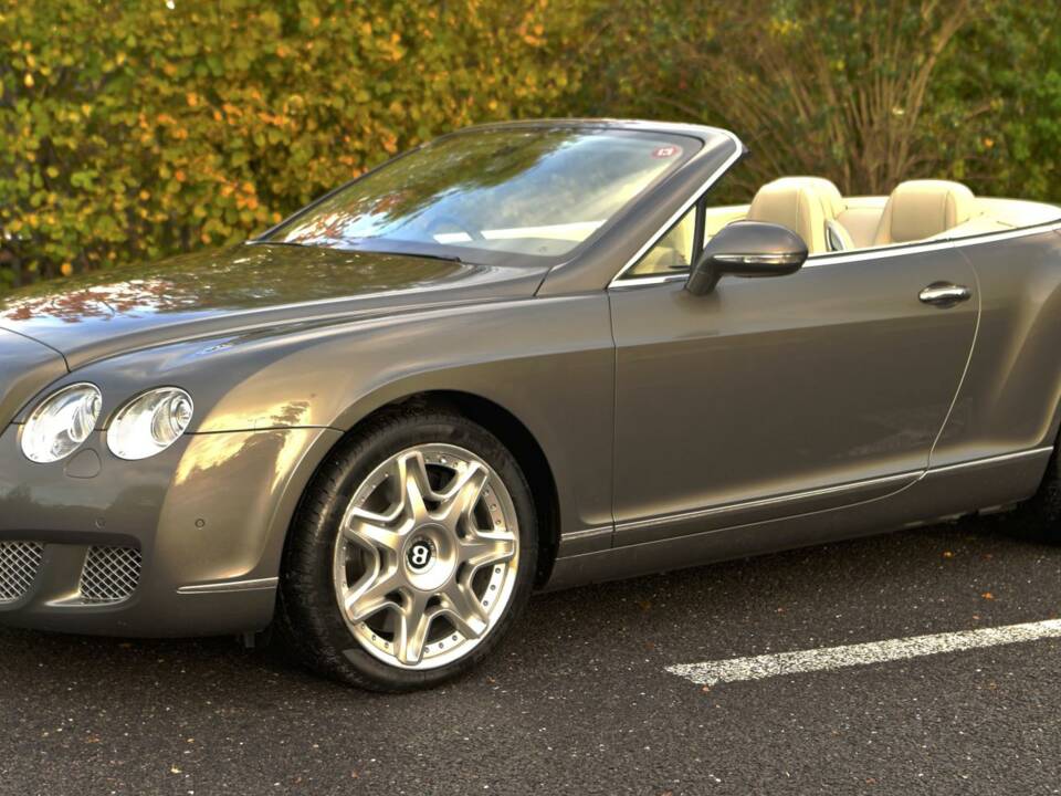 Image 1/50 of Bentley Continental GTC (2011)
