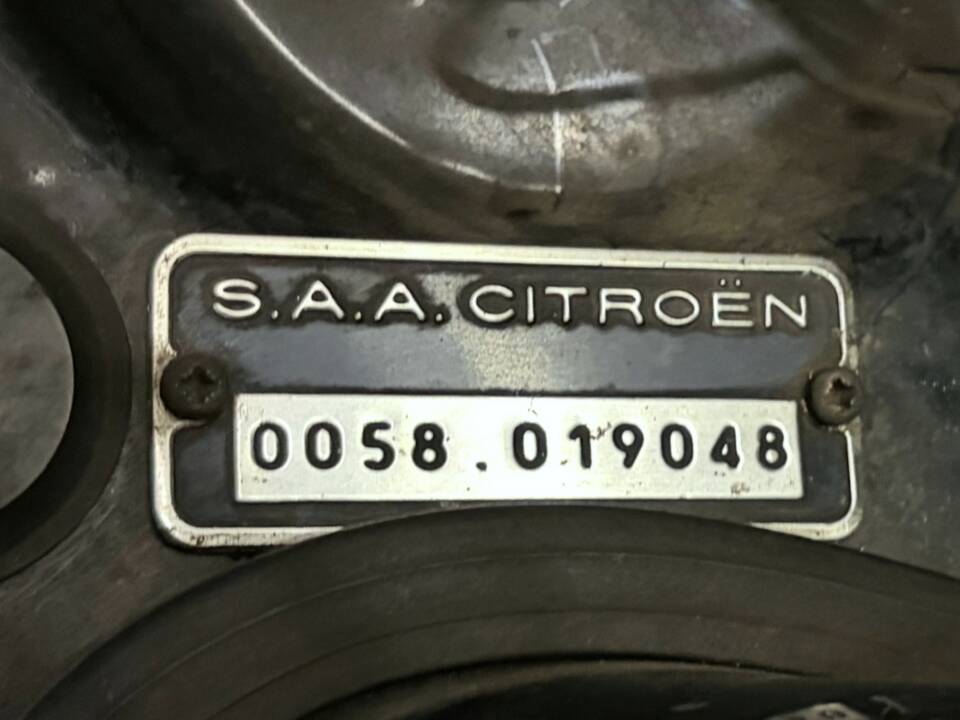 Image 16/23 of Citroën DS 23 Pallas (1973)