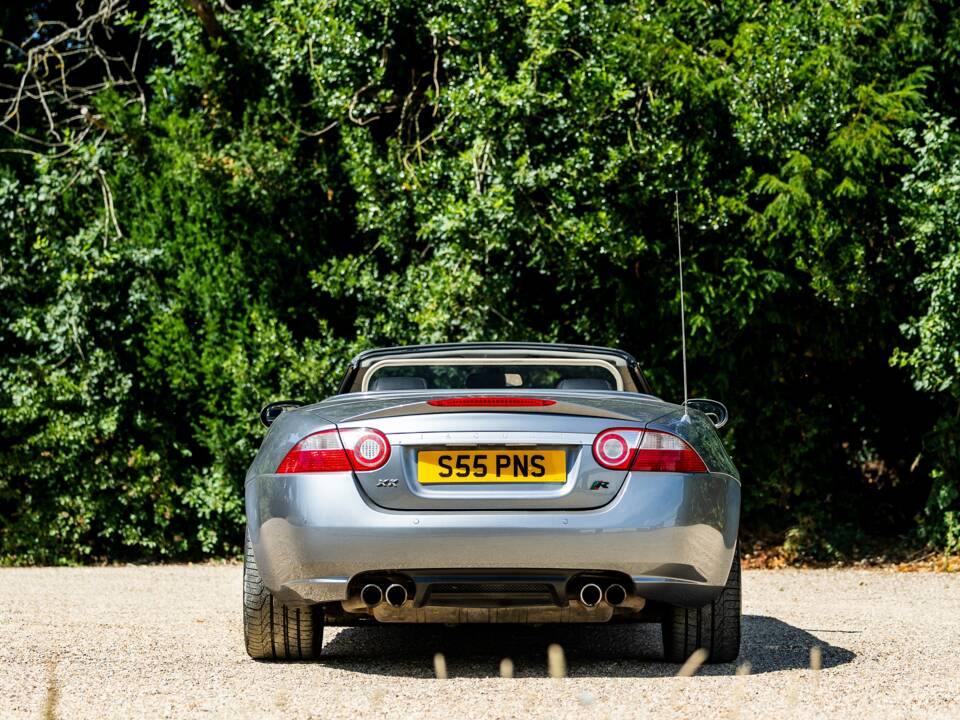 Image 20/50 de Jaguar XKR (2007)