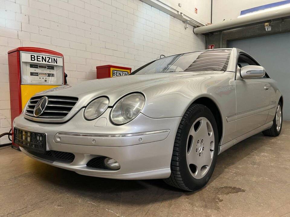 Image 2/18 of Mercedes-Benz CL 600 (2001)