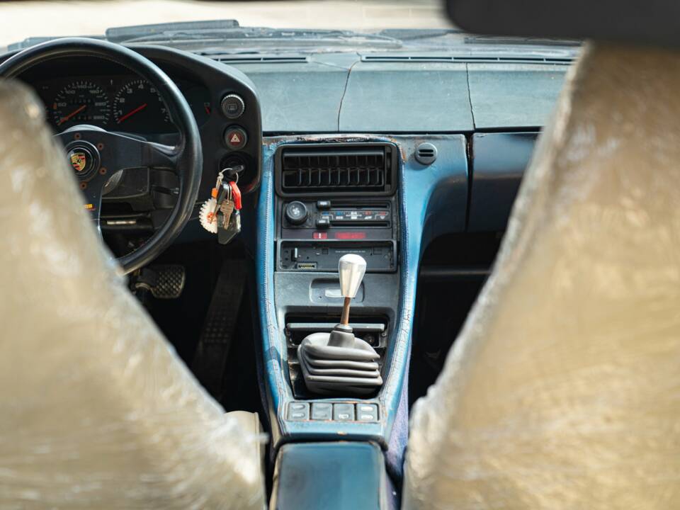 Image 28/34 of Porsche 928 (1981)