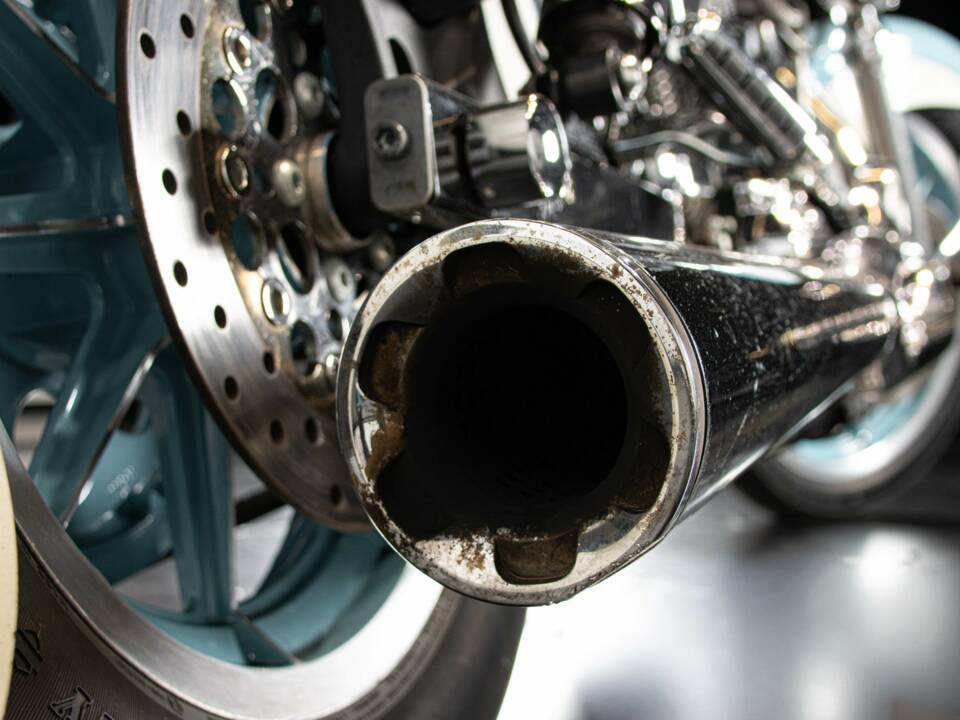 Bild 46/50 von Harley-Davidson Dyna Glide Custom (1994)