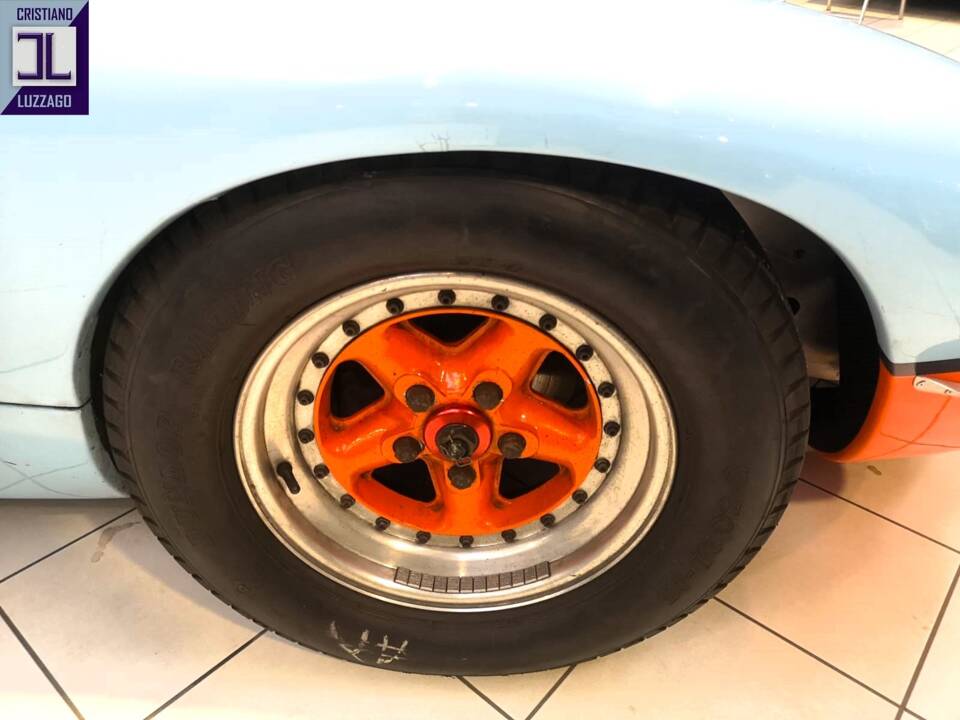 Image 27/50 of Ford GT40 (1966)