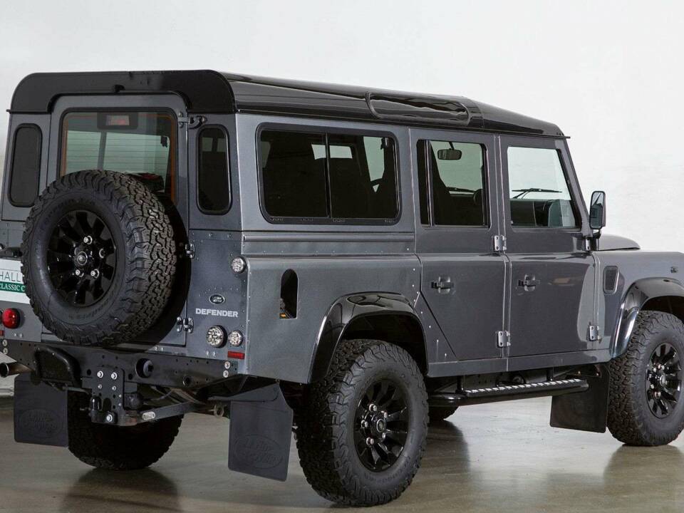 Image 10/20 of Land Rover Defender 110 (2016)