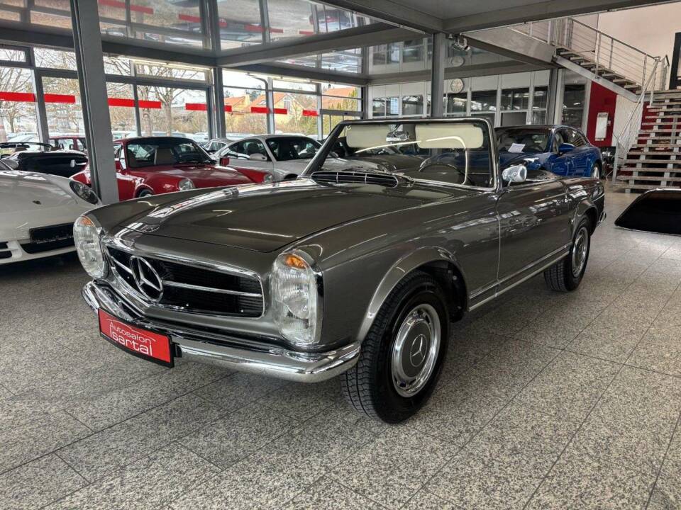 Image 18/30 of Mercedes-Benz 230 SL (1965)