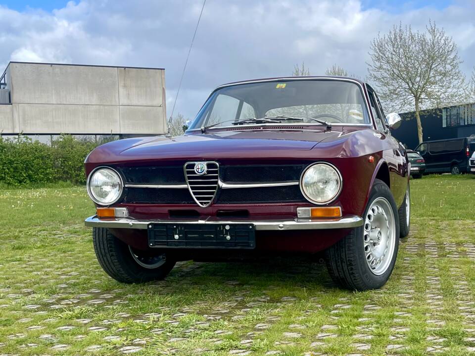 Afbeelding 3/37 van Alfa Romeo Giulia 1600 GT Junior (1974)