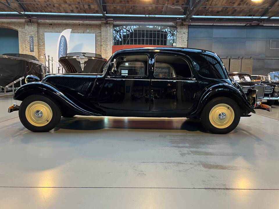 Image 12/30 de Citroën Traction Avant 11 B (1949)