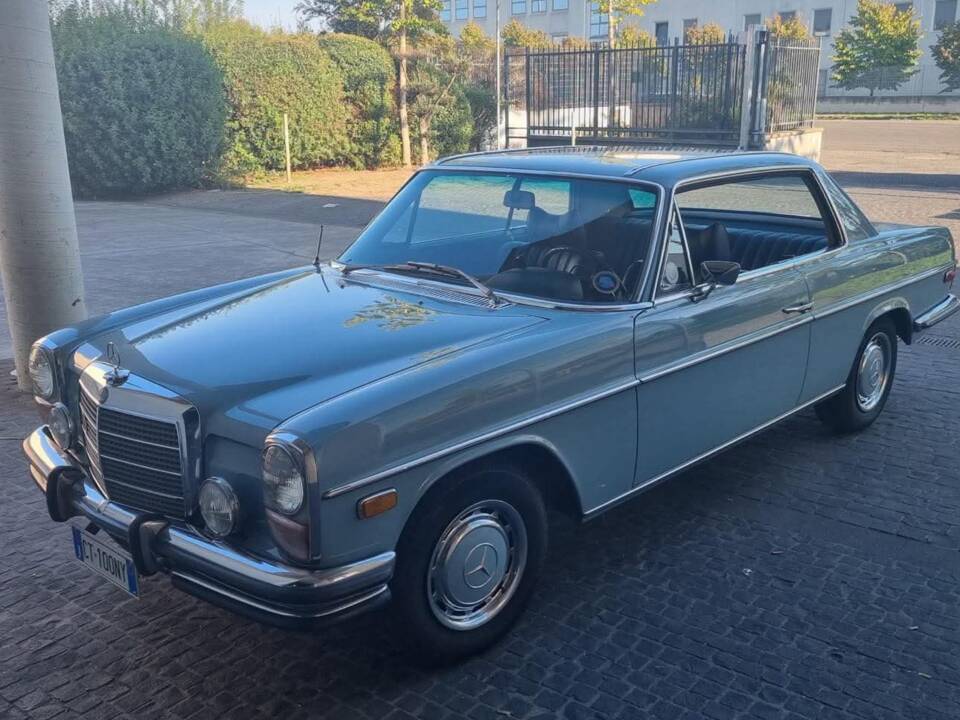Image 1/32 of Mercedes-Benz 250 C (1972)