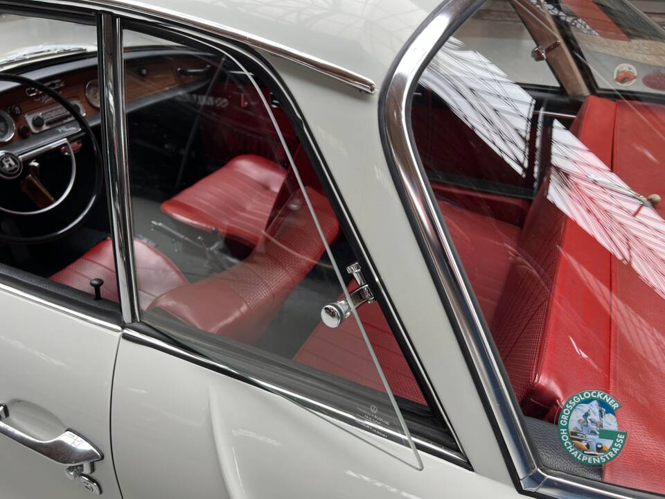 Image 34/37 of Volkswagen Karmann Ghia 1600 L (1968)