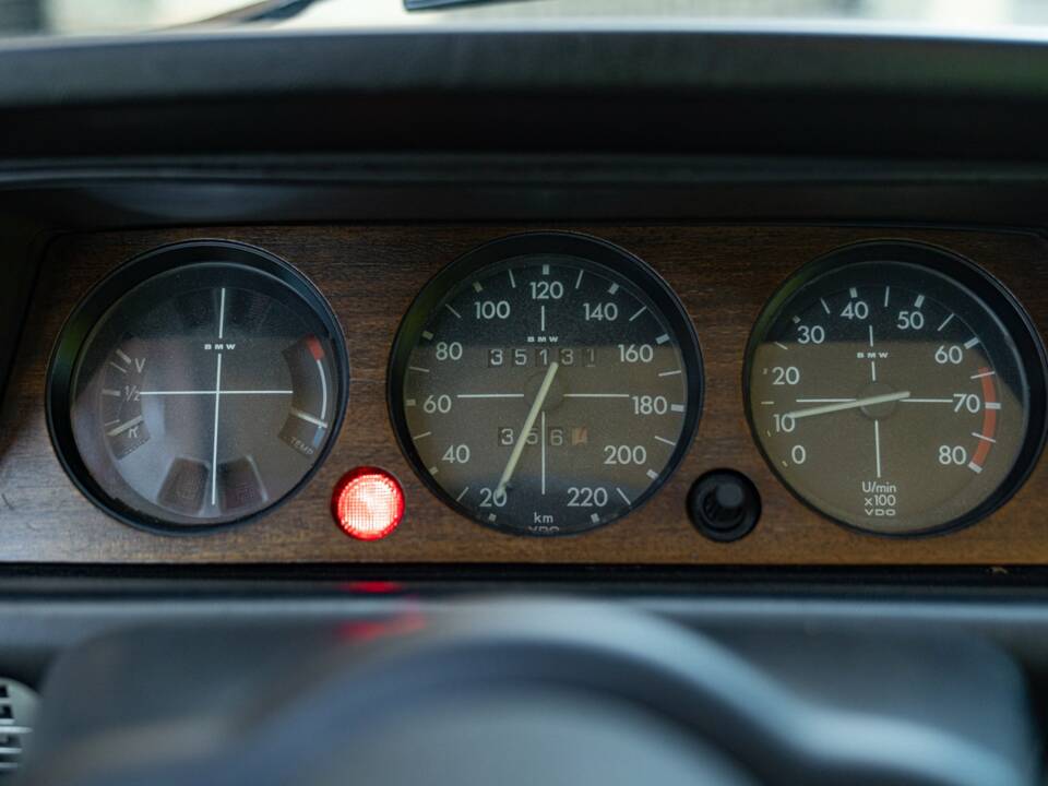 Image 43/50 of BMW 2002 tii (1975)
