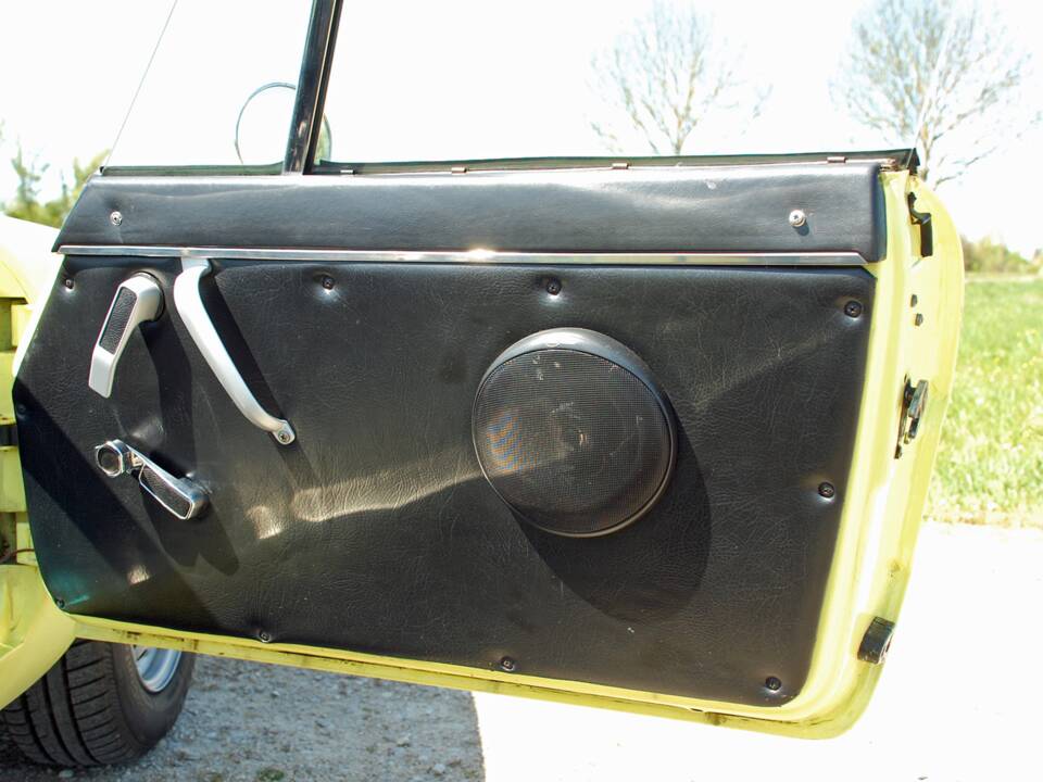 Image 17/24 of Alfa Romeo 1600 Spider (1976)