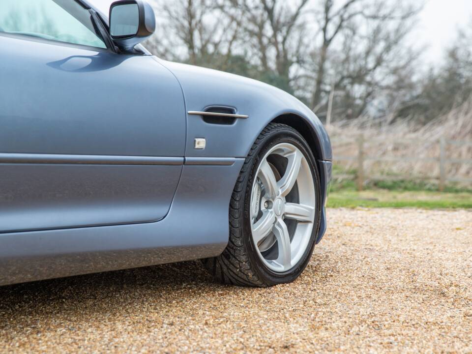 Image 32/74 of Aston Martin DB 7 GT (2004)
