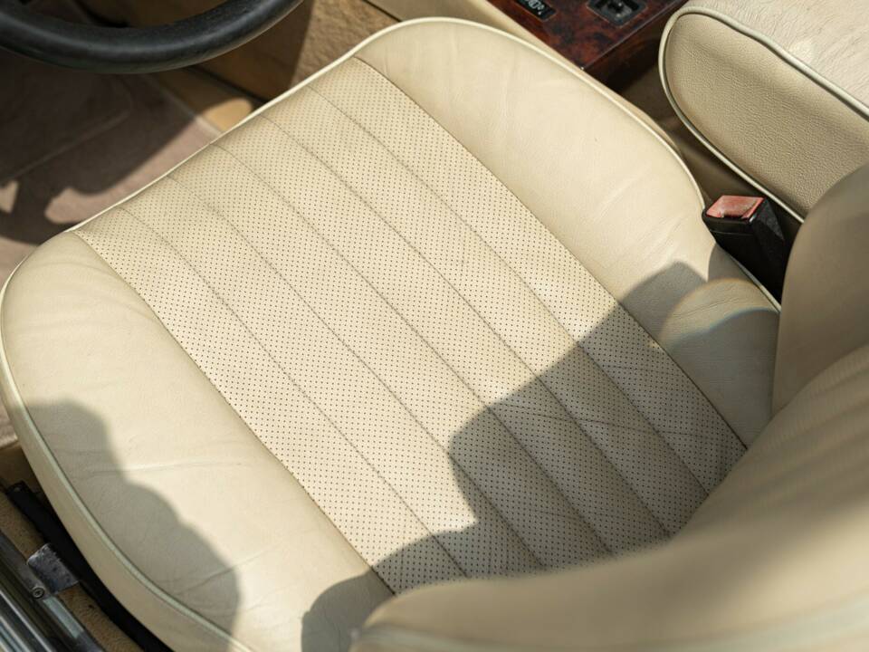 Image 37/50 of Mercedes-Benz 300 SL (1986)