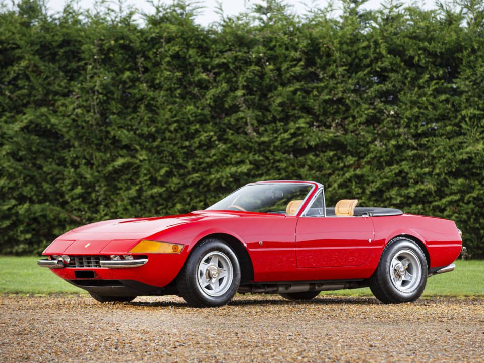 Imagen 2/40 de Ferrari 365 GTB&#x2F;4 Spyder (1973)