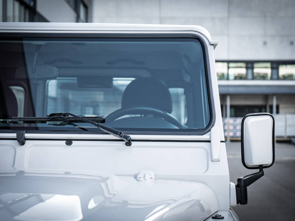 Image 9/66 of Land Rover Defender 90 TD4 (2007)