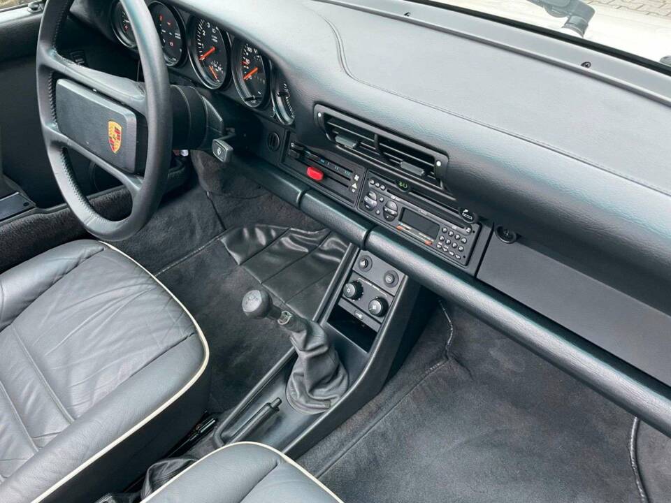 Image 13/19 of Porsche 911 Turbo 3.3 (1989)